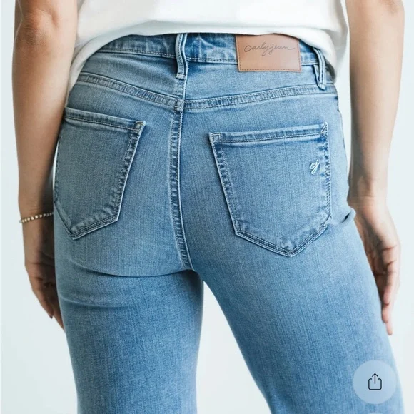 Carly Jean Los Angeles LAUREL JEANS - Picture 4 of 10